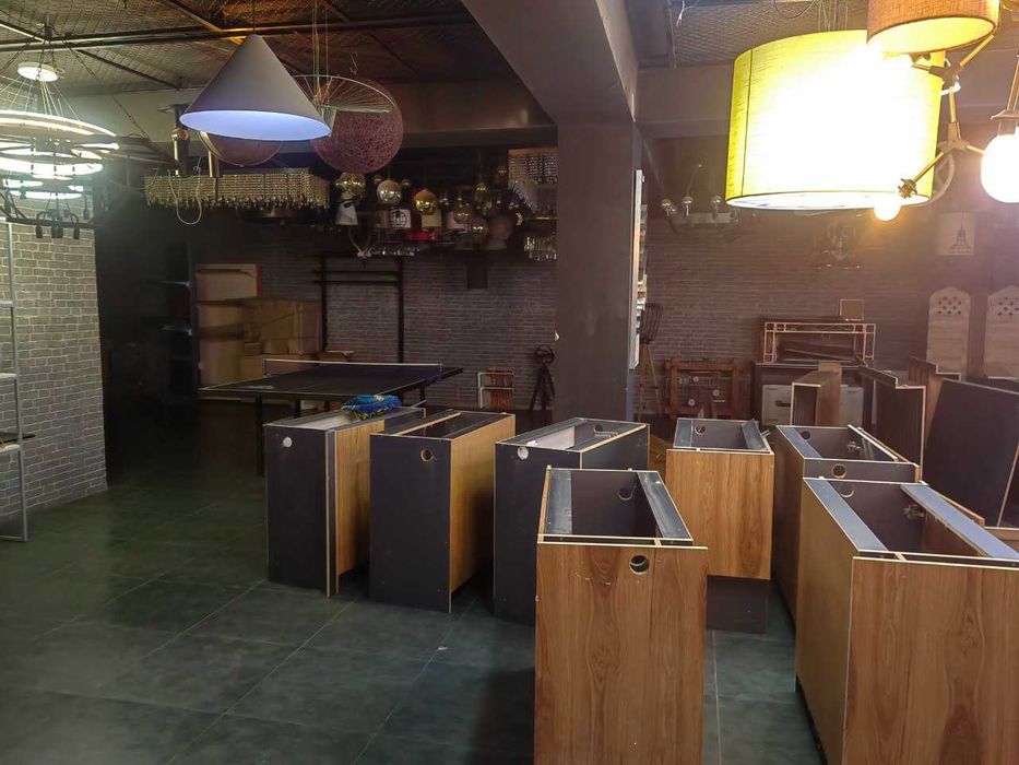 Большое отдельностоящее здание в аренду. Яккасарайский р-н