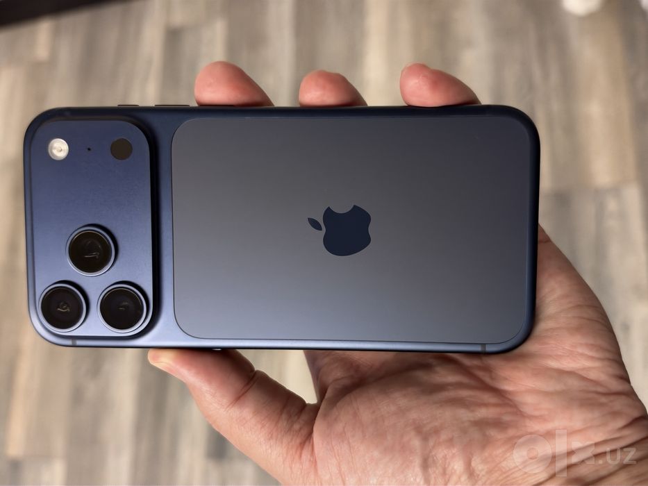 Iphone 17 promax LLA Deep Blue