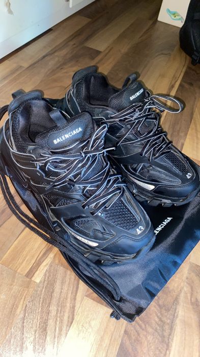 Balenciaga track