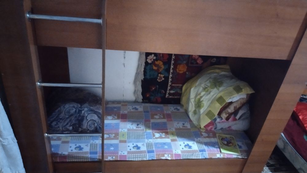 Двух ярусная детская кроватка