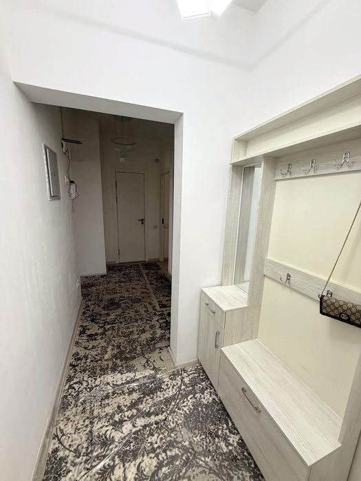 Megaplanet yonida kvartira bor