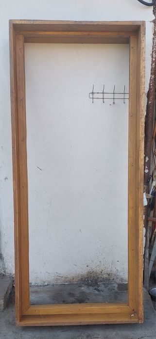Usa intrare apartament / casa (include  toc, extensie si pervaz)