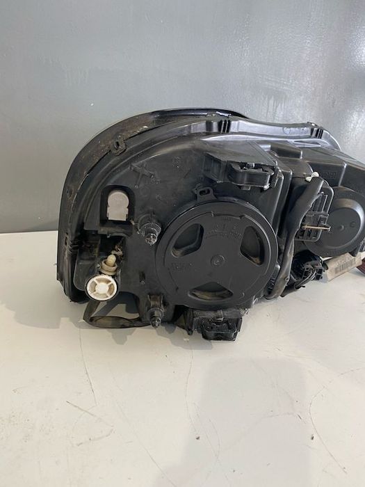 Far Stanga Xenon Lupa Adaptiv Volvo XC90 2007-2010 31217047