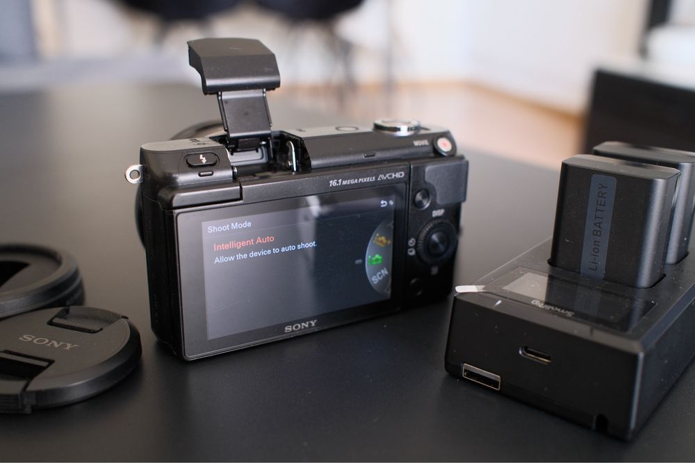 Vând Sony NEX-3N body