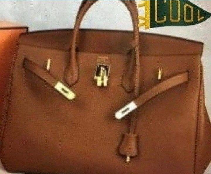 Geanta damă, super model, dimensiune 41cm lungime, saculet, etichetă