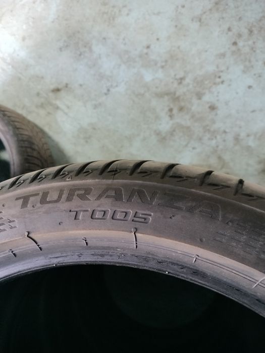 Bridgestone Turanza vara 245 40 19