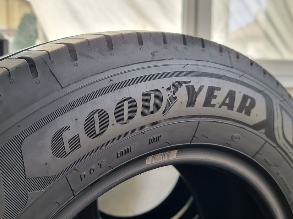 "Dot 25" 215/65/16 С Goodyear 4Броя: 270€ 8мм