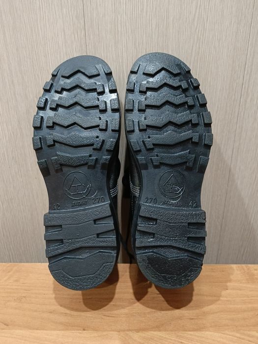 Продам спец обувь