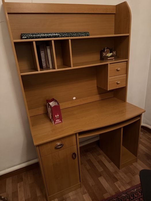 Продам компьютерный стол