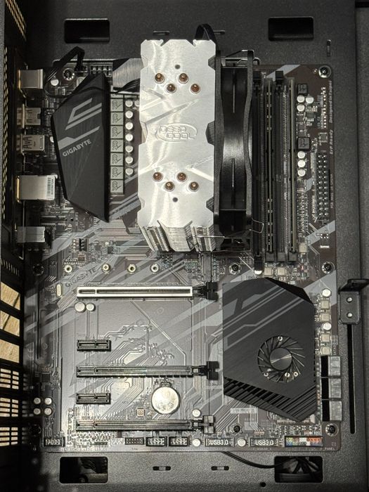 Procesor Ryzen 7 3700X + Gigabyte X570 + Cooler + 16 GB ram 3200 Mhz