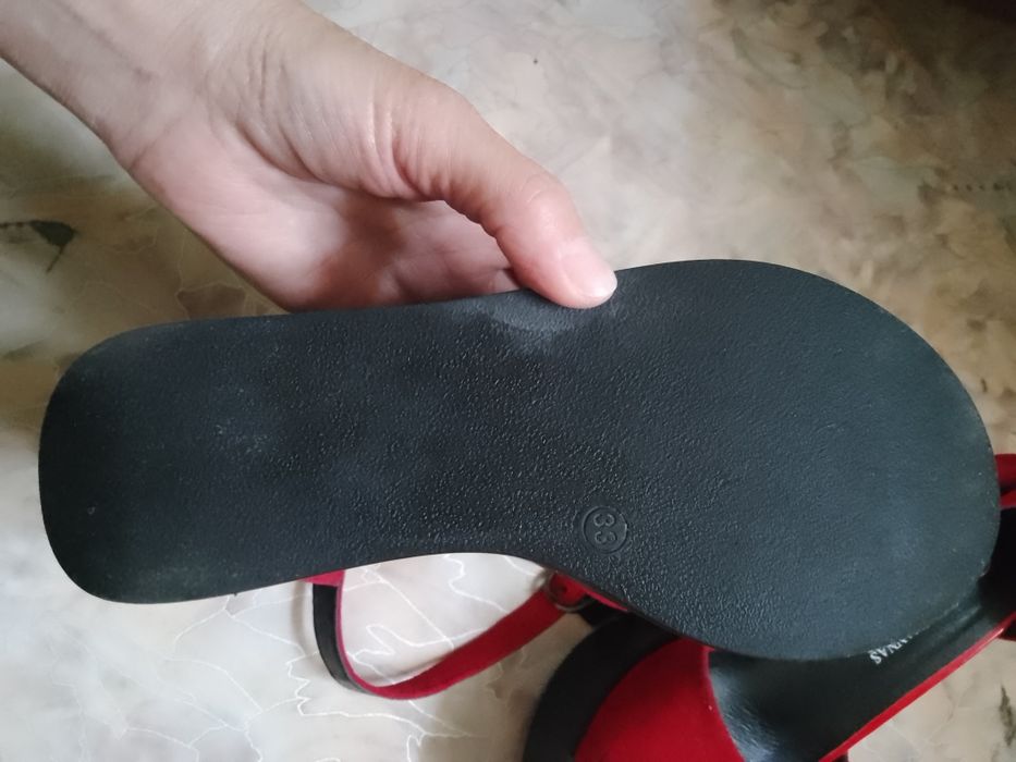 Продам женскую обувь маленького размера