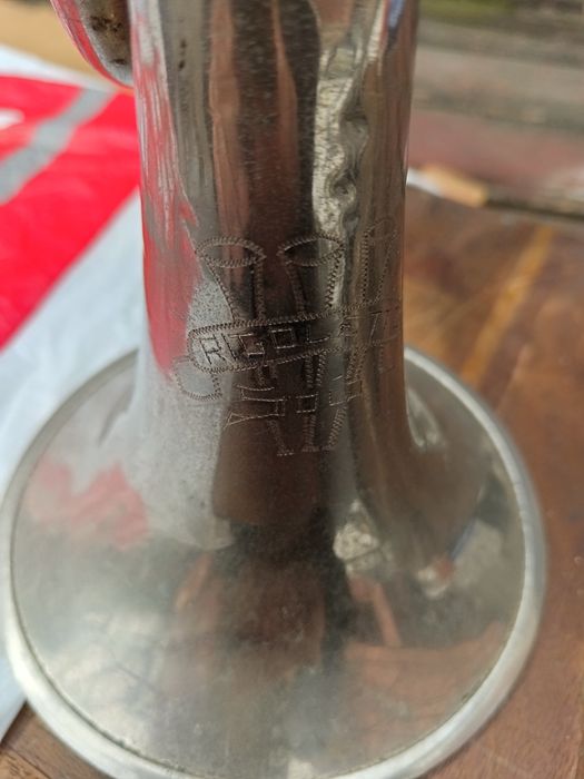 Продавам сигнална военна тръба