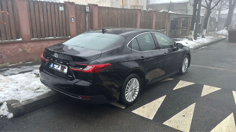 Inchiriez Toyota Corolla / Camry/ Uber / Bolt