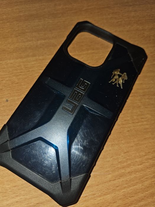 Чехлы на Айфон 13 про