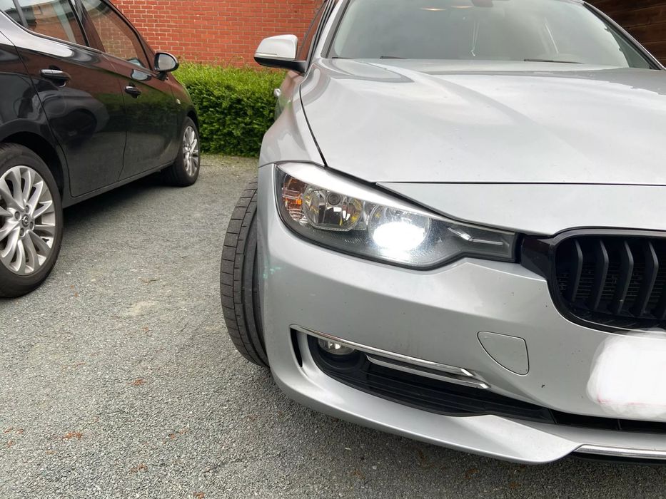 LED крушка с CANBUS PW24W бяло