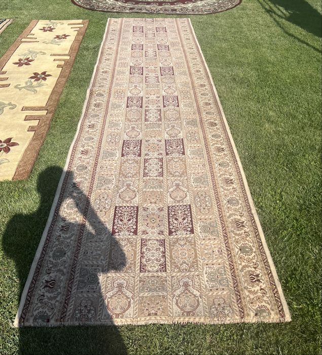 Продам б/у ковры, в хорошем состоянии