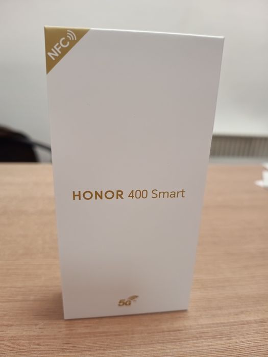 Vând Honor 400 Smart 128/4 GB