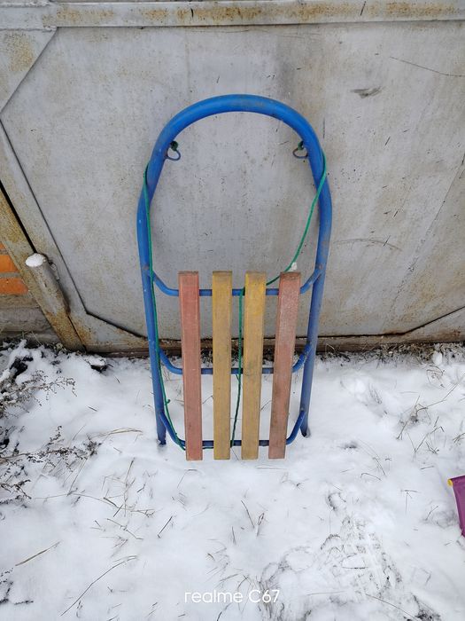 Продам санки, три штуки, цены в личку