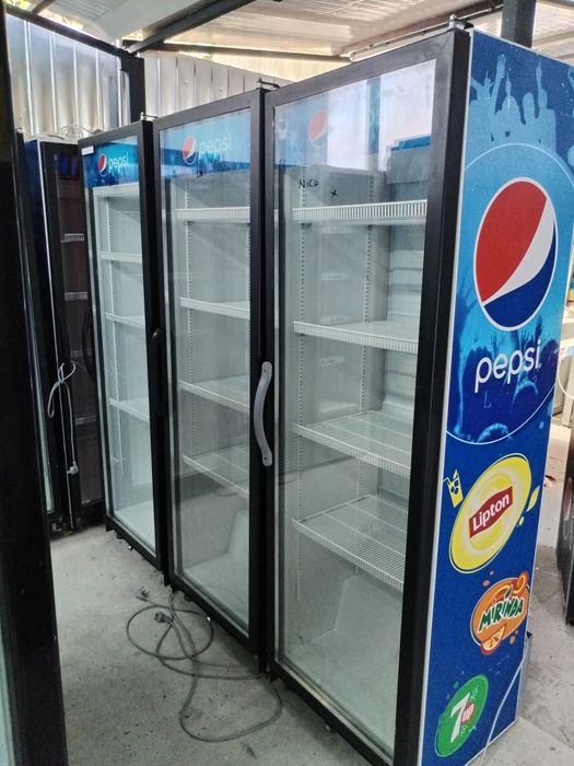 Vitrina frigorifica verticala /vitrine /frigider