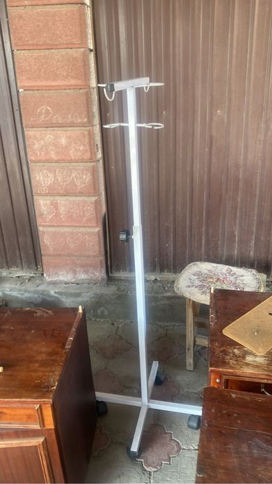 Стойка медицинская для процедур