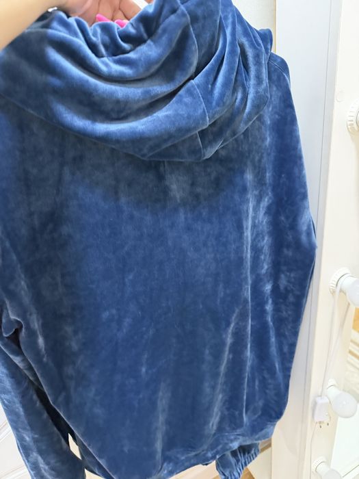 Одежда красивая в отлич сост