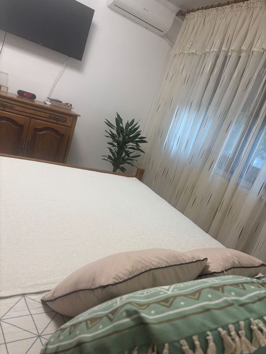 Închiriez apartament cu 3 camere, zona Parcul Florilor, construcție  bloc după 2000