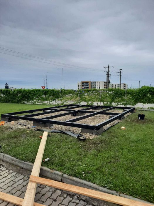Casa si Cabana din structura de lemn in forma literei A la comanda