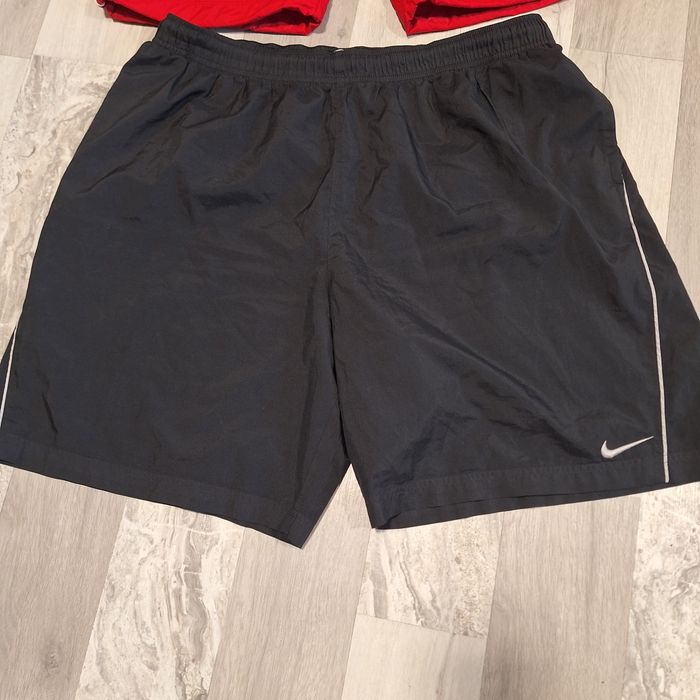 Pantaloni scurți Nike Dri-Fit mărimea XL si Pantaloni treisfert Nike rosu mărimea XL