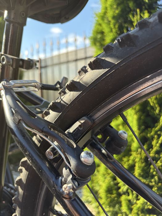 Bicicletă MTB B’Twin Rockrider 24” – stare bună, gata de plimbare