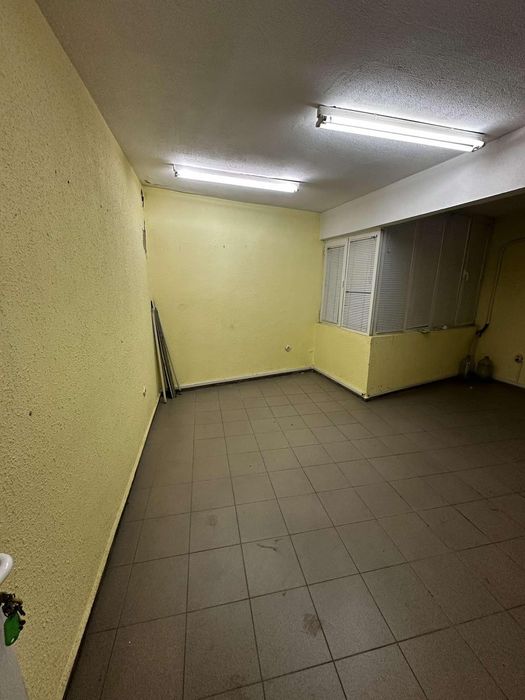 Дава се под наем Офис в Варна, Център - 35 кв.м за 202.98 € - Снимка #1