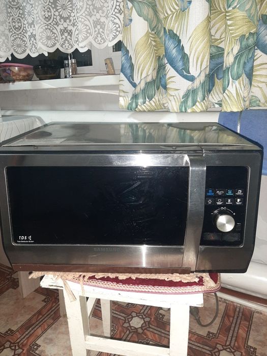 Продам микроволновую печь