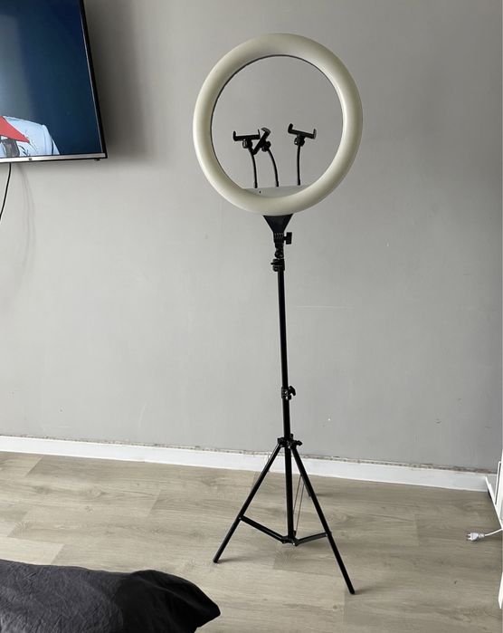 Свет кольцевой лампа