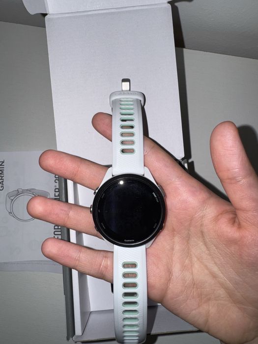 Часы Garmin Forerunner 265S