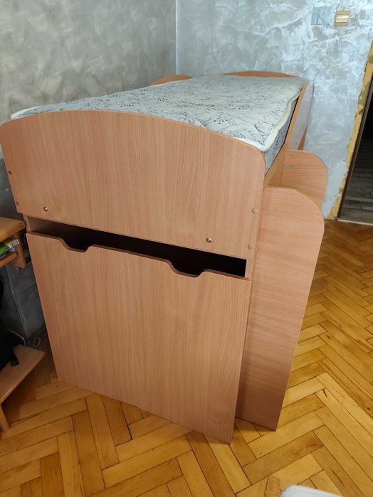 Двуетажно легло (детско)