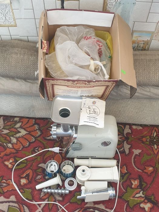 Продам электромясорубку