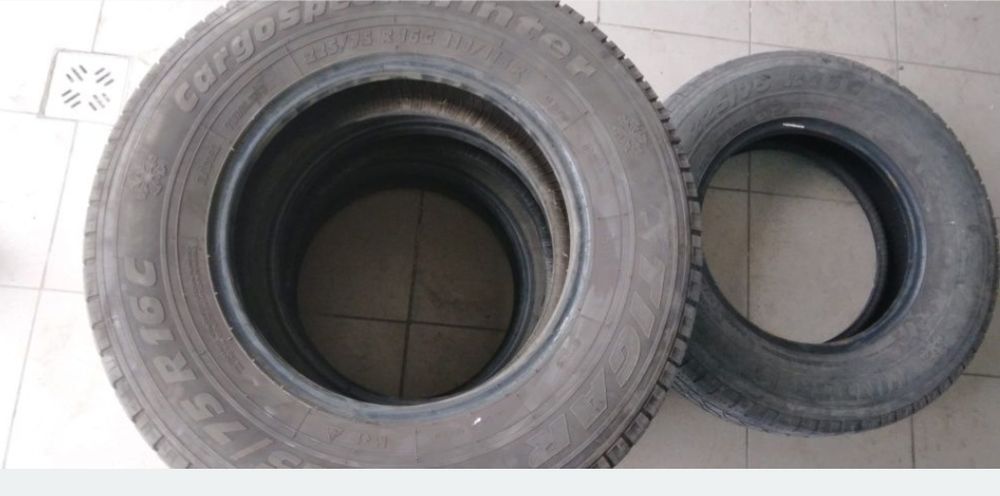 Vand 5 cauciucuri 225 75 r16 C în stare foarte bună la 150 de lei bucata