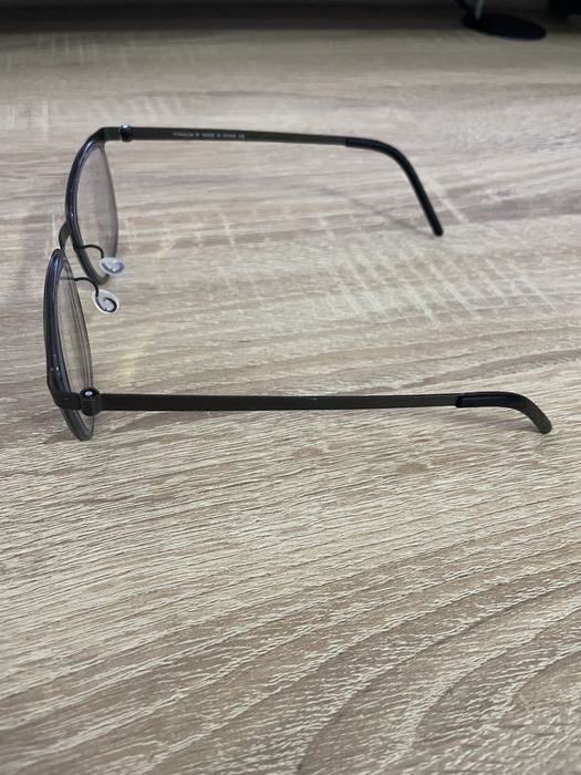 Очила с рамка 100% титан без винт/стъкла Essilor Transitions Xtractive