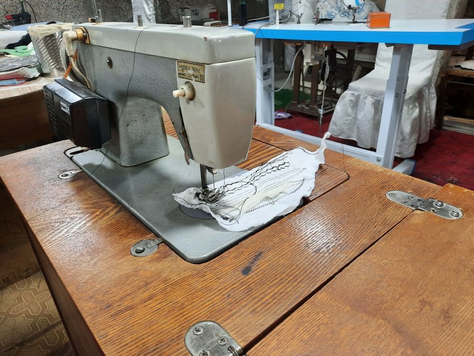 Швейная машинка Чайка 142 М