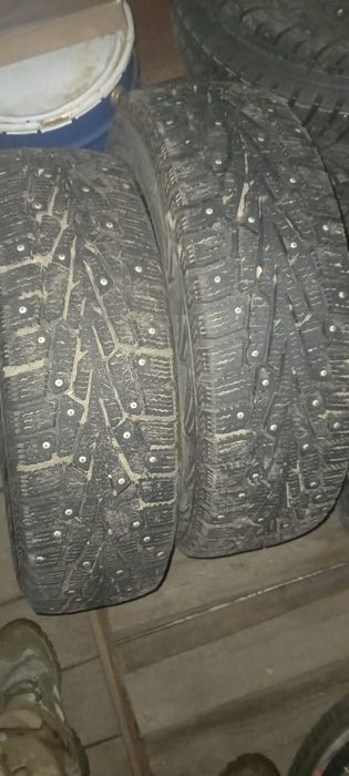 Продам зимнюю резину на автомобиль.