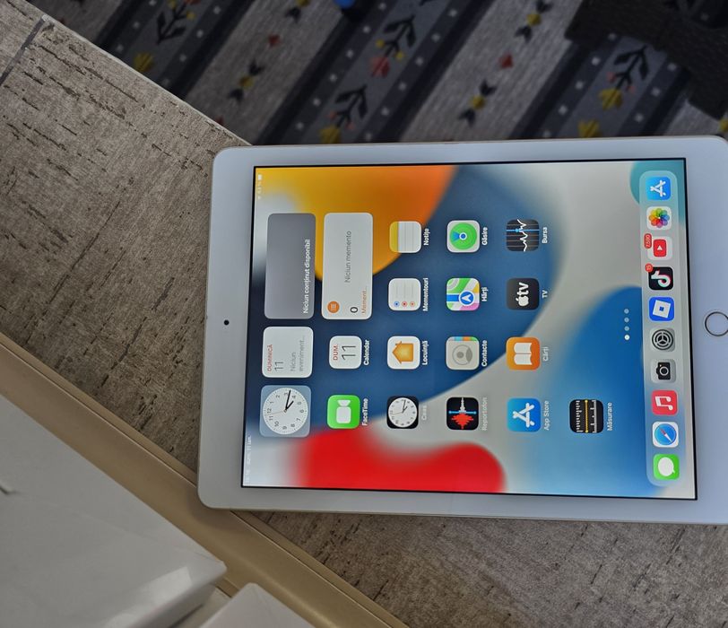 Ipad gen 5 A1822 32 gb gold