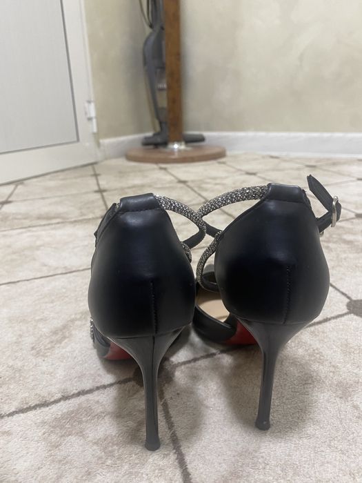 Туфли бренд Тимидо 7000 тг келысым бар