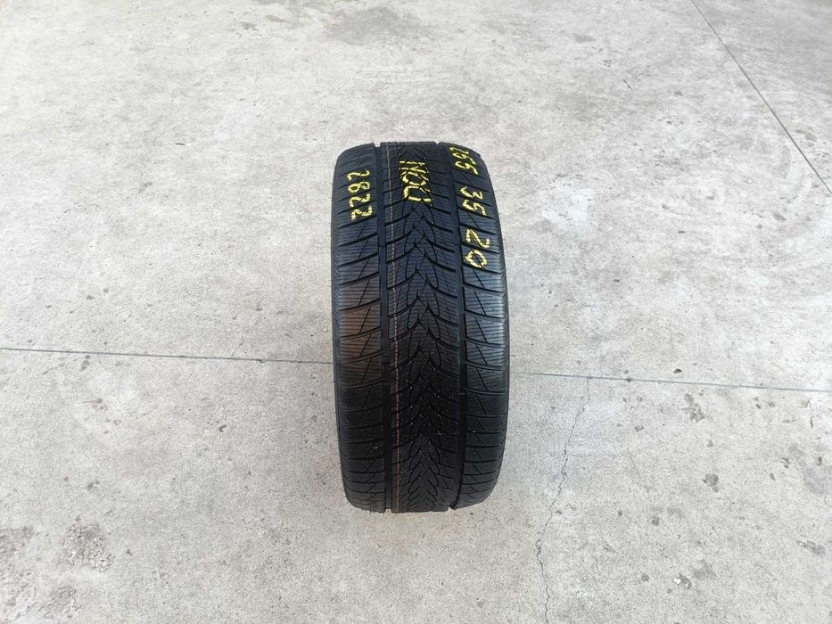 O anvelopa noua de iarna 255 35 20 imperial snow dragon dot 2822