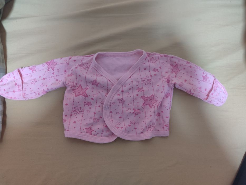 Продаю вещи на новорожденную девочку