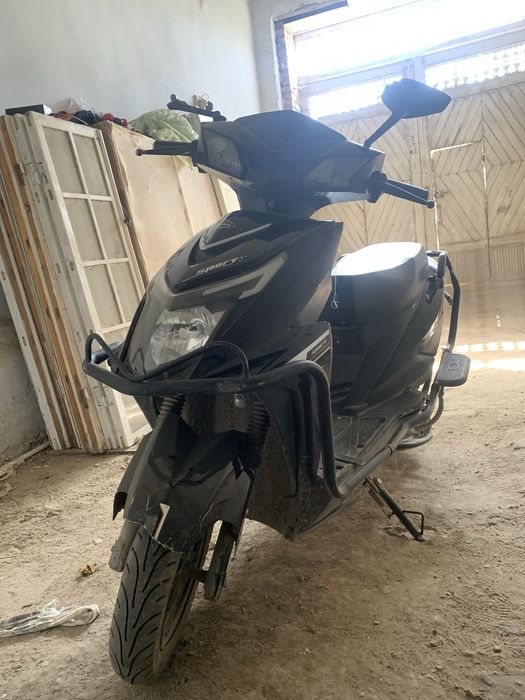 Spartvniy squter sotiladi kelishgan xolda