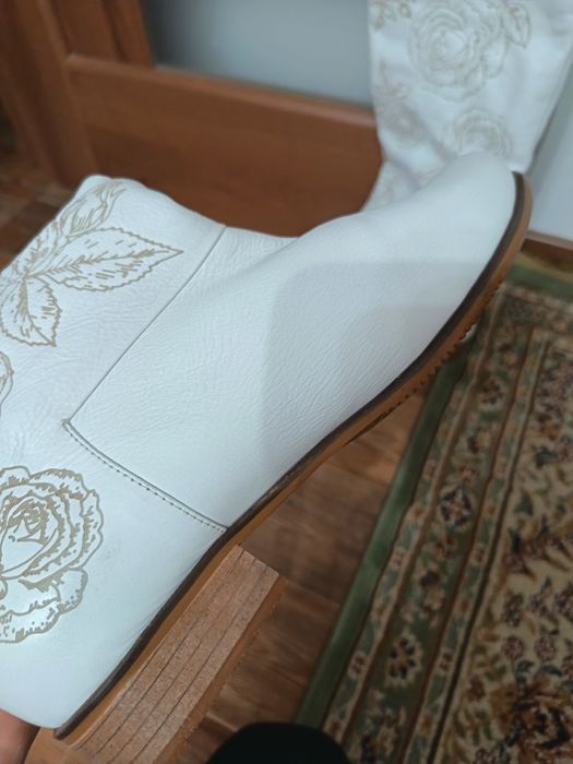 Продам зимние сапоги новые!