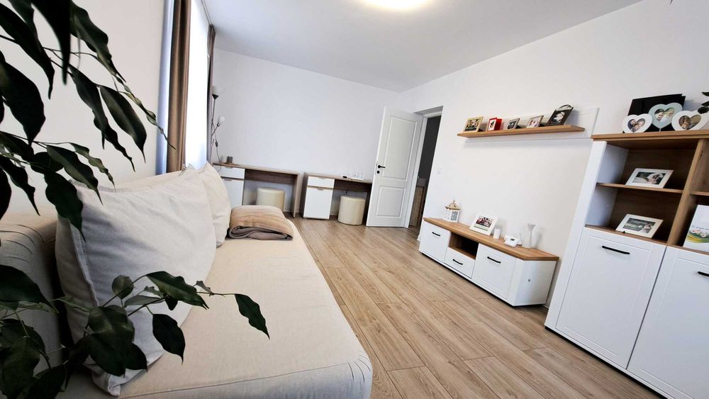 Vand apartament doua camere decomandat la casute
