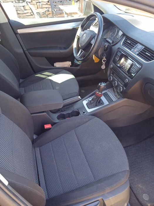 Продавам Шкода Октавия