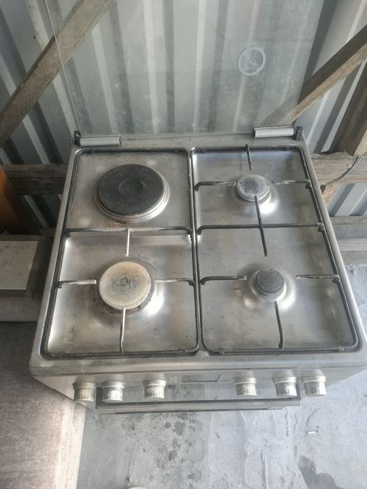 Продам газовый плита бу.