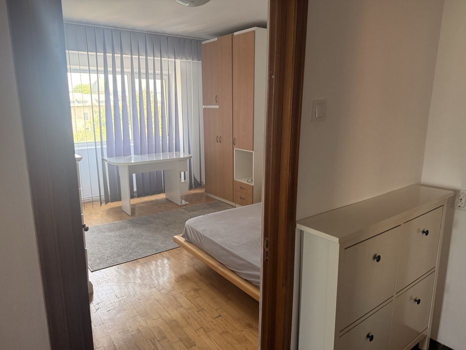 Inchiriez apartament 3 camere Piata Independentei