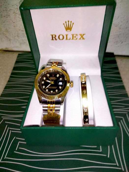 Ceas Rolex Oyster Perpetual Date Submariner, set cu bratara Rolex